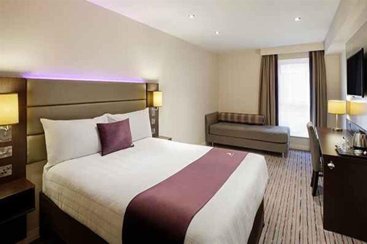 Premier Inn Peterborough City Centre Bagian luar foto