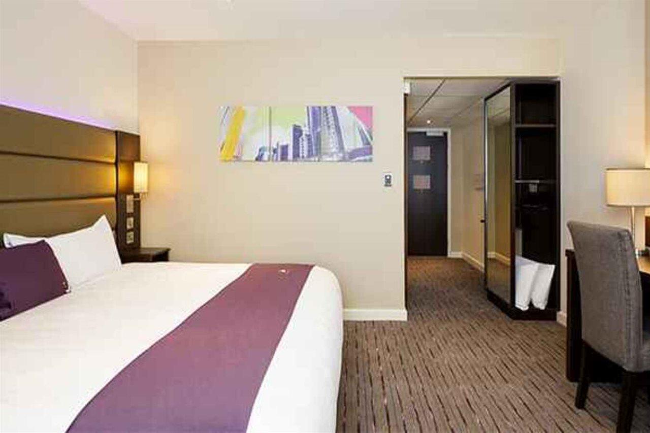 Premier Inn Peterborough City Centre Bagian luar foto